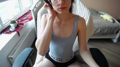 Snapshot of miss_lina_dream chatting on 4, 4, 2026 Miss Lina online show from 4, 4, 2026