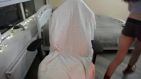 Snapshot of miss_lina_dream chatting on 19, 4, 2026 Miss Lina online show from 19, 4, 2026
