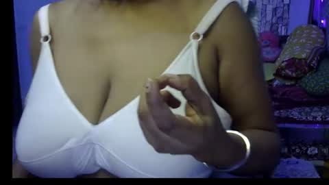 Snapshot of miss_mahi69 chatting on 4, 7, 2026 Mahi online show from 4, 7, 2026
