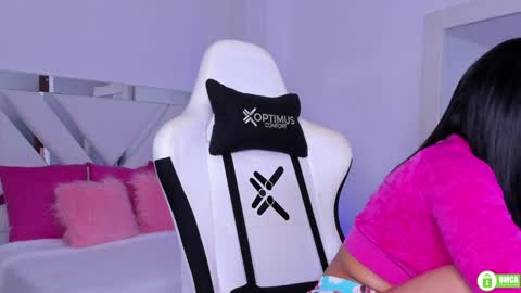   online show from 10, 1, 2025