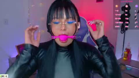 Snapshot of miss_scarllet chatting on 5, 8, 2026 100 thumbs up online show from 5, 8, 2026