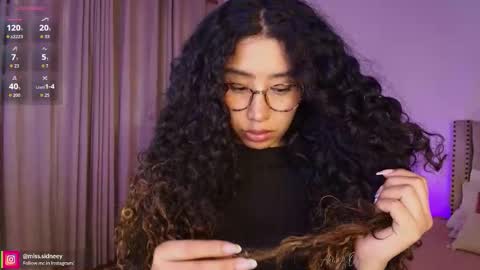 Amy Olivera online show from 21, 11, 2025