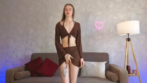 Spider girl Help me reach 10 likes online show from 14, 7, 2026