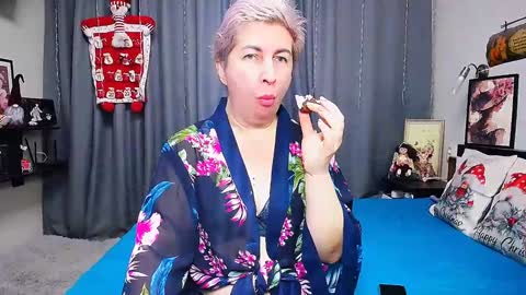 Snapshot of miss_tasha_kom chatting on 25, 12, 2024 miss_tasha_kom online show from 25, 12, 2024