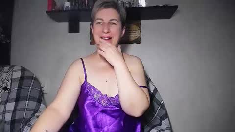 Snapshot of miss_tasha_kom chatting on 17, 10, 2025 miss_tasha_kom online show from 17, 10, 2025