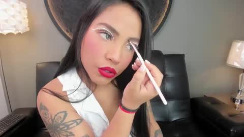 Snapshot of miss_vaiolette chatting on 25, 2, 2025 Vaiolette online show from 25, 2, 2025