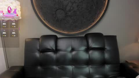 Snapshot of miss_vaiolette chatting on 7, 3, 2025 Vaiolette online show from 7, 3, 2025