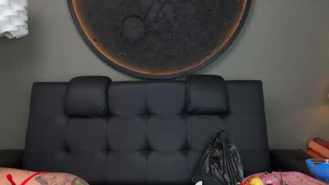 Snapshot of miss_vaiolette chatting on 2, 10, 2025 Vaiolette online show from 2, 10, 2025