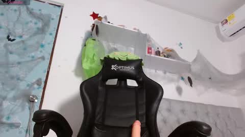 Snapshot of miss_valery2 chatting on 31, 10, 2025 hanna online show from 31, 10, 2025