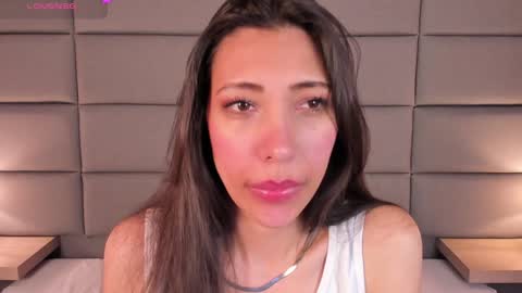 Snapshot of miss_veronicaa chatting on 3, 1, 2025 Veronica summer 7AM to 1500 PM hour GMT-5 online show from 3, 1, 2025