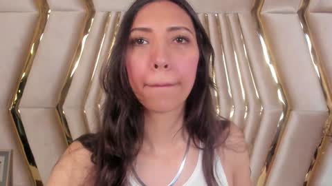 Snapshot of miss_veronicaa chatting on 6, 1, 2025 Veronica summer 7AM to 1500 PM hour GMT-5 online show from 6, 1, 2025