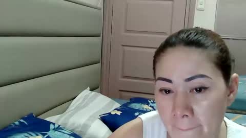 HOT MOMMY ZEPHYR online show from 10, 3, 2026