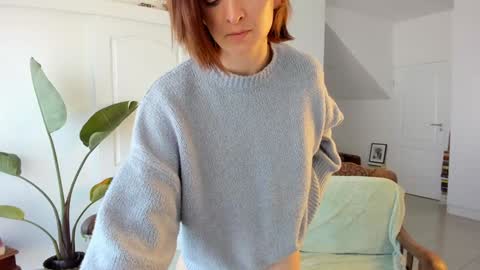 Snapshot of missalexthorn chatting on 4, 12, 2025 Alexandra Thorn online show from 4, 12, 2025