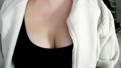 Snapshot of missbiny chatting on 19, 6, 2026 Avamlash online show from 19, 6, 2026