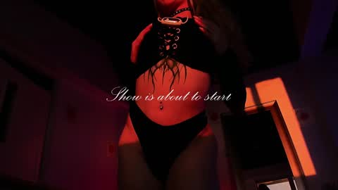 Chloe freelance model Please your thumbs up are important  online show from 7, 12, 2024