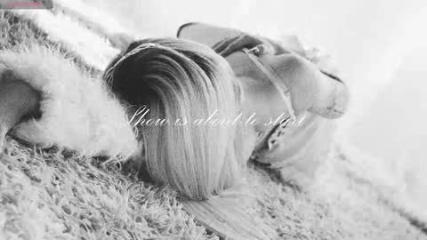 Chloe freelance model Please your thumbs up are important  online show from 16, 11, 2025