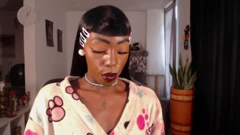 Emilie Diaz online show from 17, 4, 2026