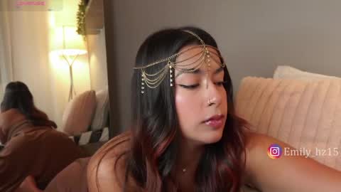 Snapshot of missemily_11 chatting on 15, 5, 2026 Yuliana online show from 15, 5, 2026