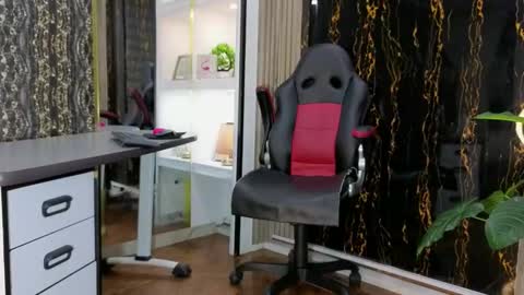 Escarlet online show from 21, 10, 2025