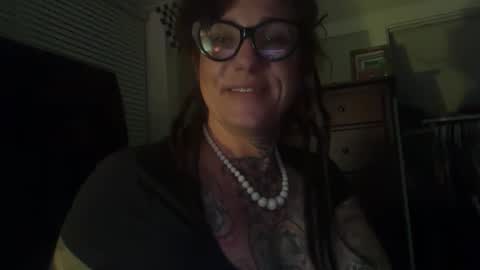 misshoneybadger333 online show from 15, 11, 2025