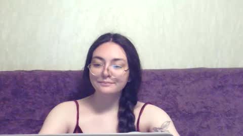missis mona online show from 4, 6, 2026