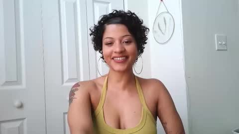 Snapshot of missjuulz chatting on 17, 12, 2025 Juulz online show from 17, 12, 2025