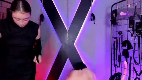 Miss Kara and Ariana online show from 10, 11, 2025