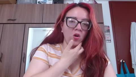 Snapshot of misslady__eva chatting on 8, 7, 2026 eva online show from 8, 7, 2026