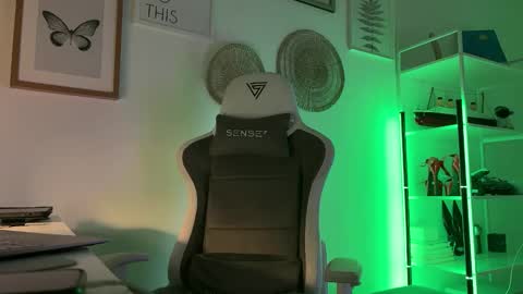 Snapshot of misslalii chatting on 3, 3, 2026 misslalii online show from 3, 3, 2026