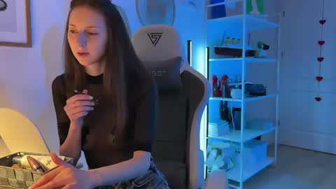 misslalii online show from 17, 4, 2026