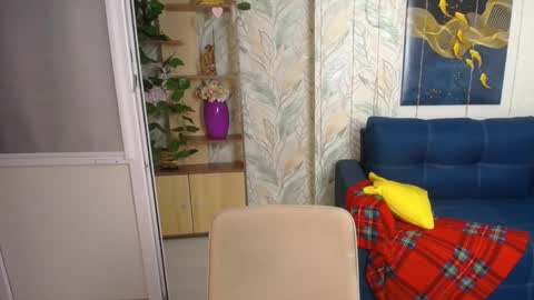 Snapshot of misslauraslim chatting on 28, 2, 2026 MissLaura online show from 28, 2, 2026