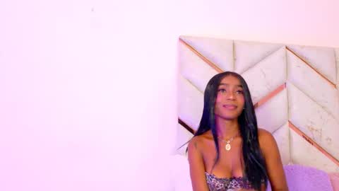 lyly  independient model online show from 9, 4, 2026