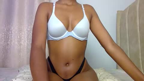 Snapshot of misslunah1 chatting on 15, 5, 2026 lunah online show from 15, 5, 2026
