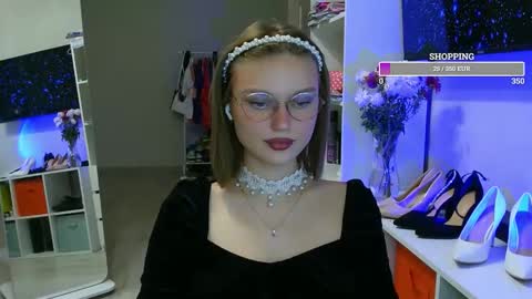 OneGoddess online show from 3, 11, 2025