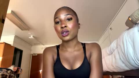 Snapshot of missmarimac chatting on 5, 5, 2026 missmarimac online show from 5, 5, 2026