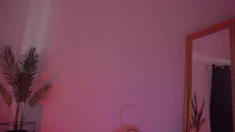 Snapshot of missmerciless chatting on 25, 2, 2025 LUXXANDRA online show from 25, 2, 2025