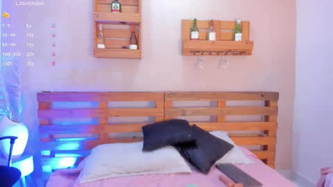 Mia  online show from 21, 11, 2025