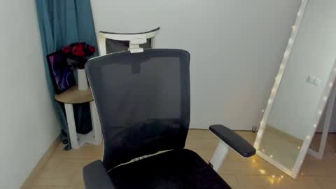 Snapshot of missmiamiss chatting on 7, 5, 2026 Mia online show from 7, 5, 2026