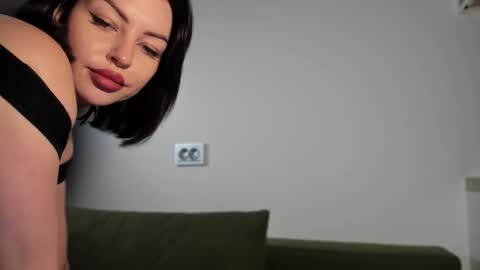   online show from 30, 9, 2025