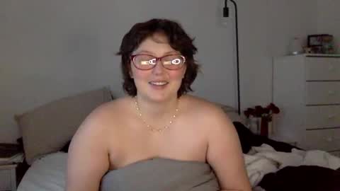 Snapshot of missmistressmal chatting on 21, 11, 2025 missmistressmal online show from 21, 11, 2025