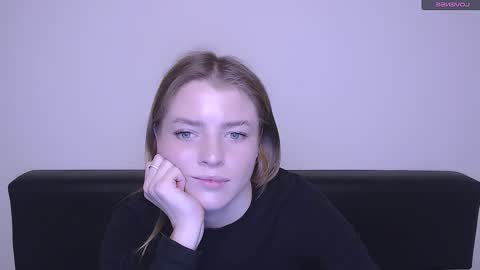 Snapshot of missoliviaa_ chatting on 15, 12, 2024 Olivia online show from 15, 12, 2024