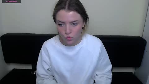 Snapshot of missoliviaa_ chatting on 18, 12, 2024 Olivia online show from 18, 12, 2024