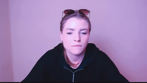 Snapshot of missoliviaa_ chatting on 10, 2, 2025 Olivia online show from 10, 2, 2025