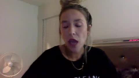 Alyssa online show from 8, 5, 2026