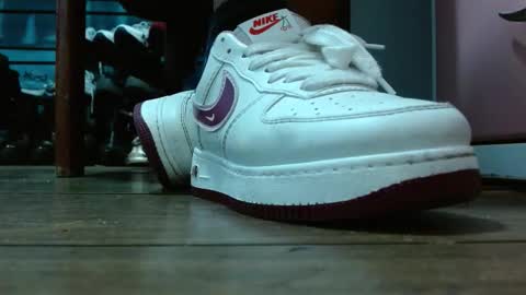 TELL ME MISS online show from 25, 2, 2026