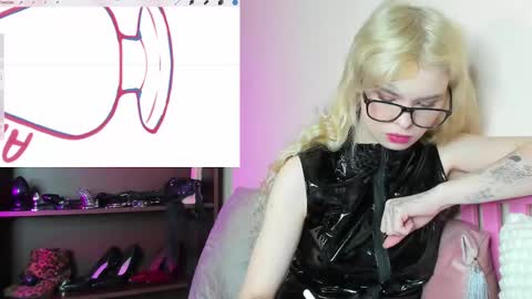 Snapshot of missslola chatting on 14, 2, 2025 Misss Lola Angel online show from 14, 2, 2025