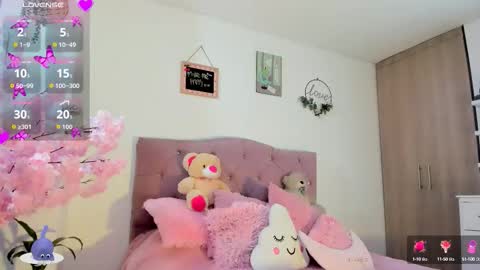 ... Independent model online show from 24, 9, 2025