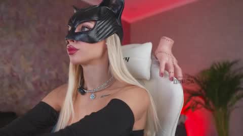 Snapshot of misstics_ chatting on 30, 10, 2025 Eva online show from 30, 10, 2025