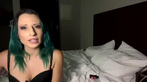misstinkerbell21 online show from 10, 7, 2026