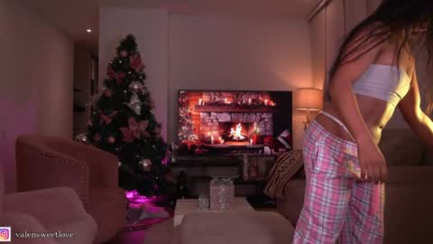 Snapshot of missvalery_1 chatting on 11, 12, 2024 OF online show from 11, 12, 2024